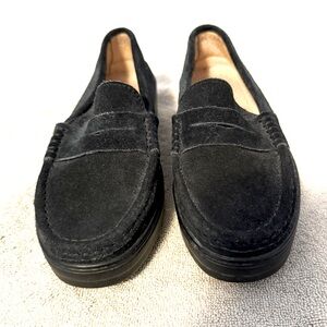 Tod’s Junior size 30 vintage navy suede loafers. Worn once for a photo shoot.
